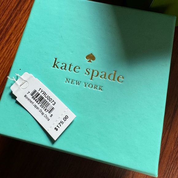 KATE SPADE ⏱️ - Picture 3 of 4